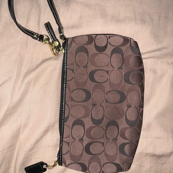 Coach wristlet - Picture 3 of 4